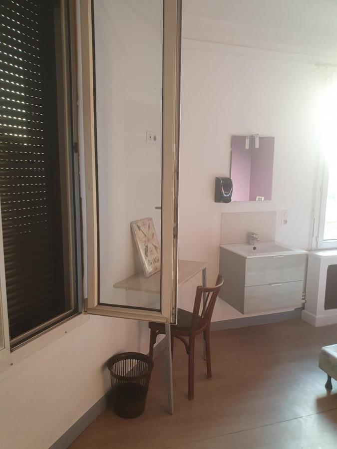 Hotel Aux Bons Amis Reims Kültér fotó